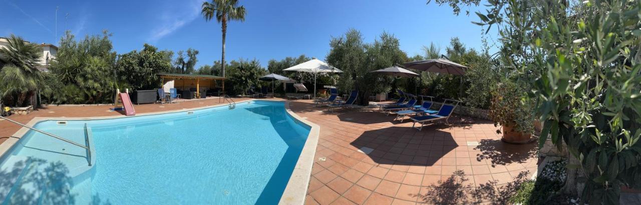 Villa Monica Appartamenti Vieste Buitenkant foto