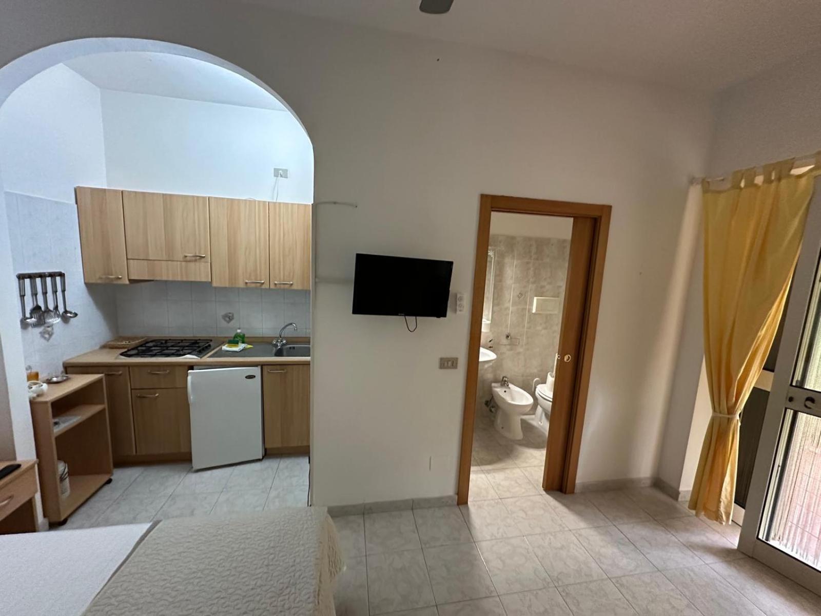 Villa Monica Appartamenti Vieste Buitenkant foto