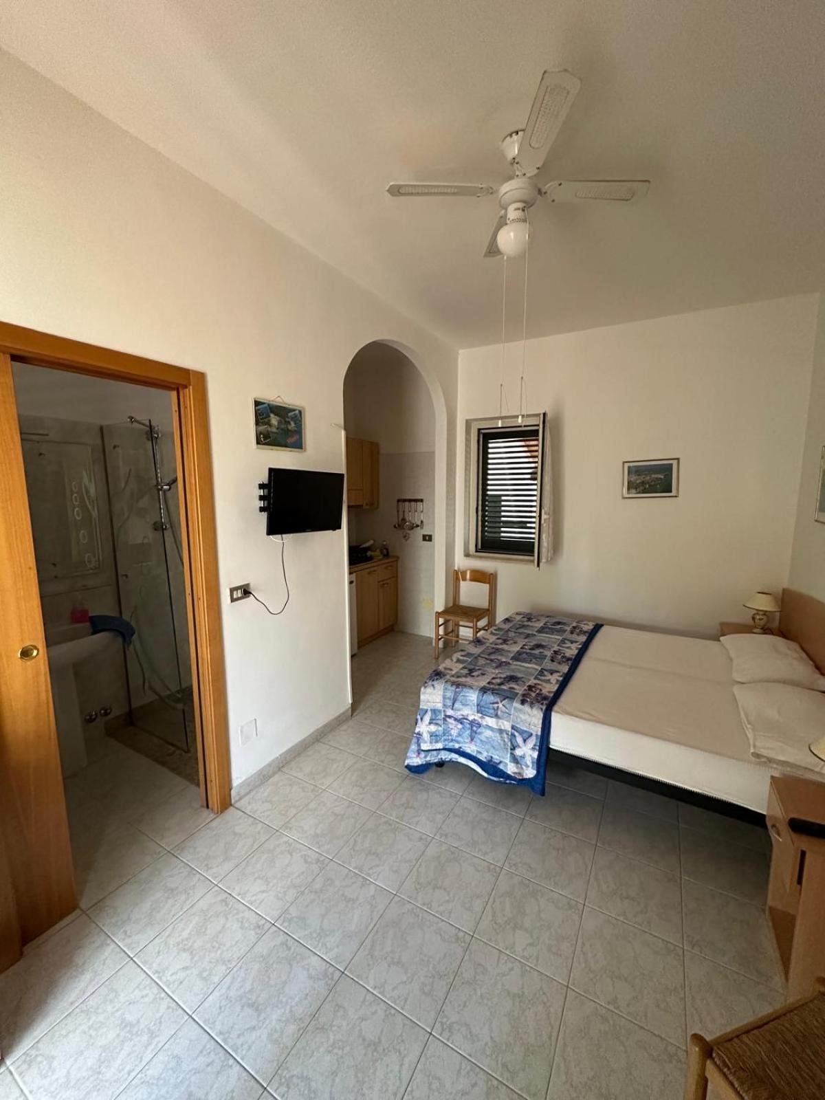 Villa Monica Appartamenti Vieste Buitenkant foto