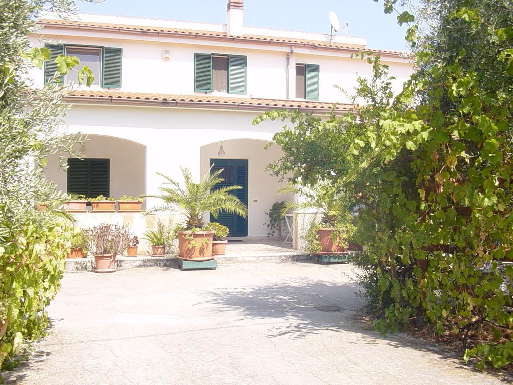 Villa Monica Appartamenti Vieste Buitenkant foto