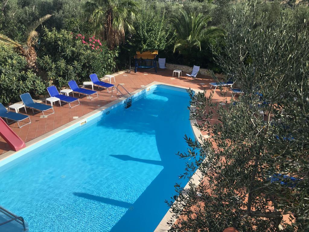 Villa Monica Appartamenti Vieste Buitenkant foto